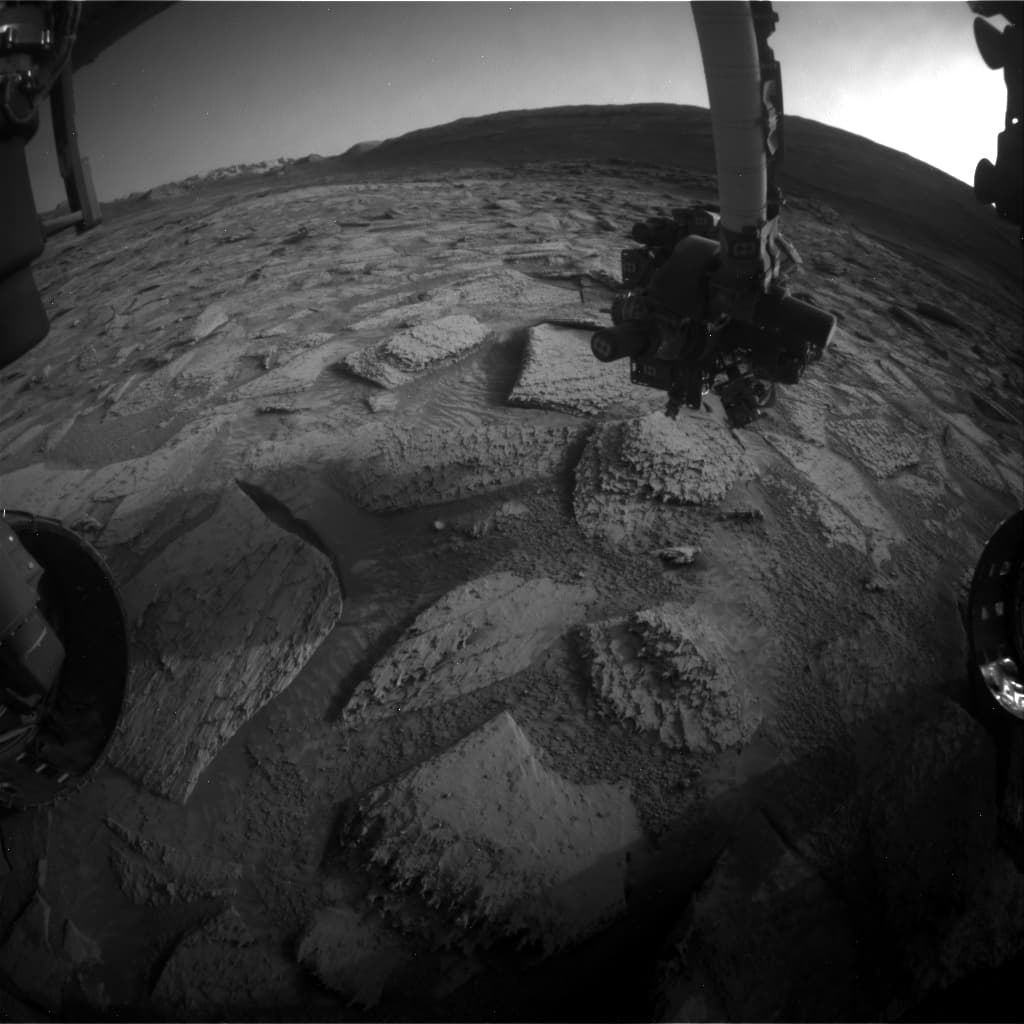 Foto de Marte da câmera FHAZ_LEFT_B