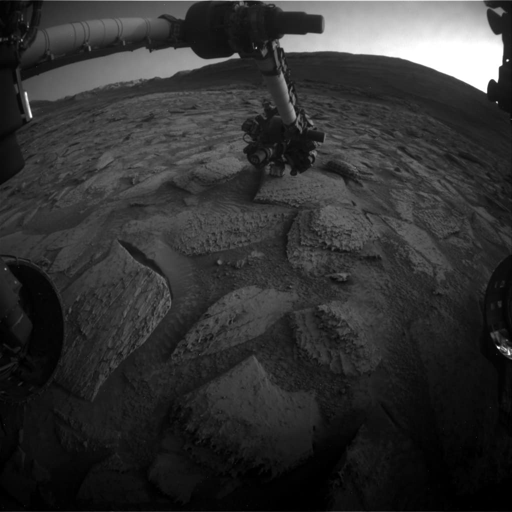 Foto de Marte da câmera FHAZ_LEFT_B