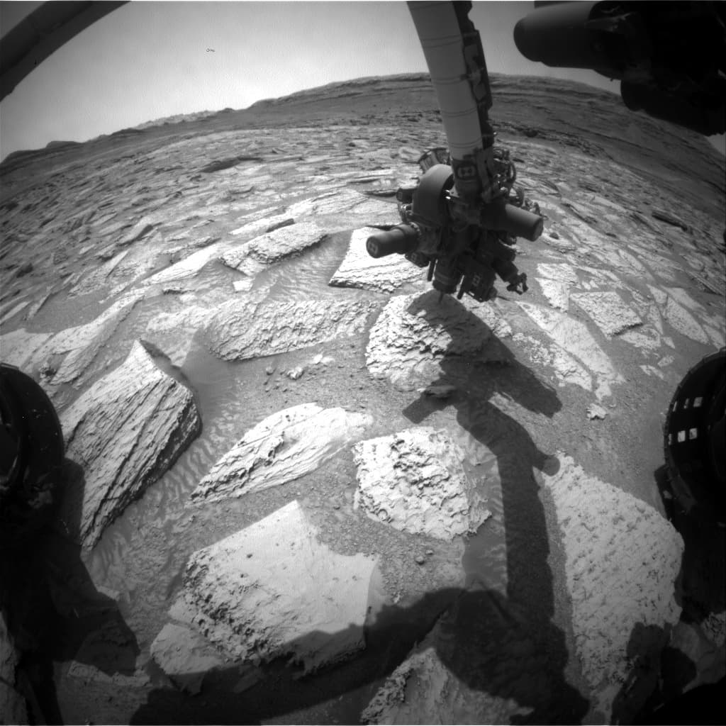 Foto de Marte da câmera FHAZ_RIGHT_B