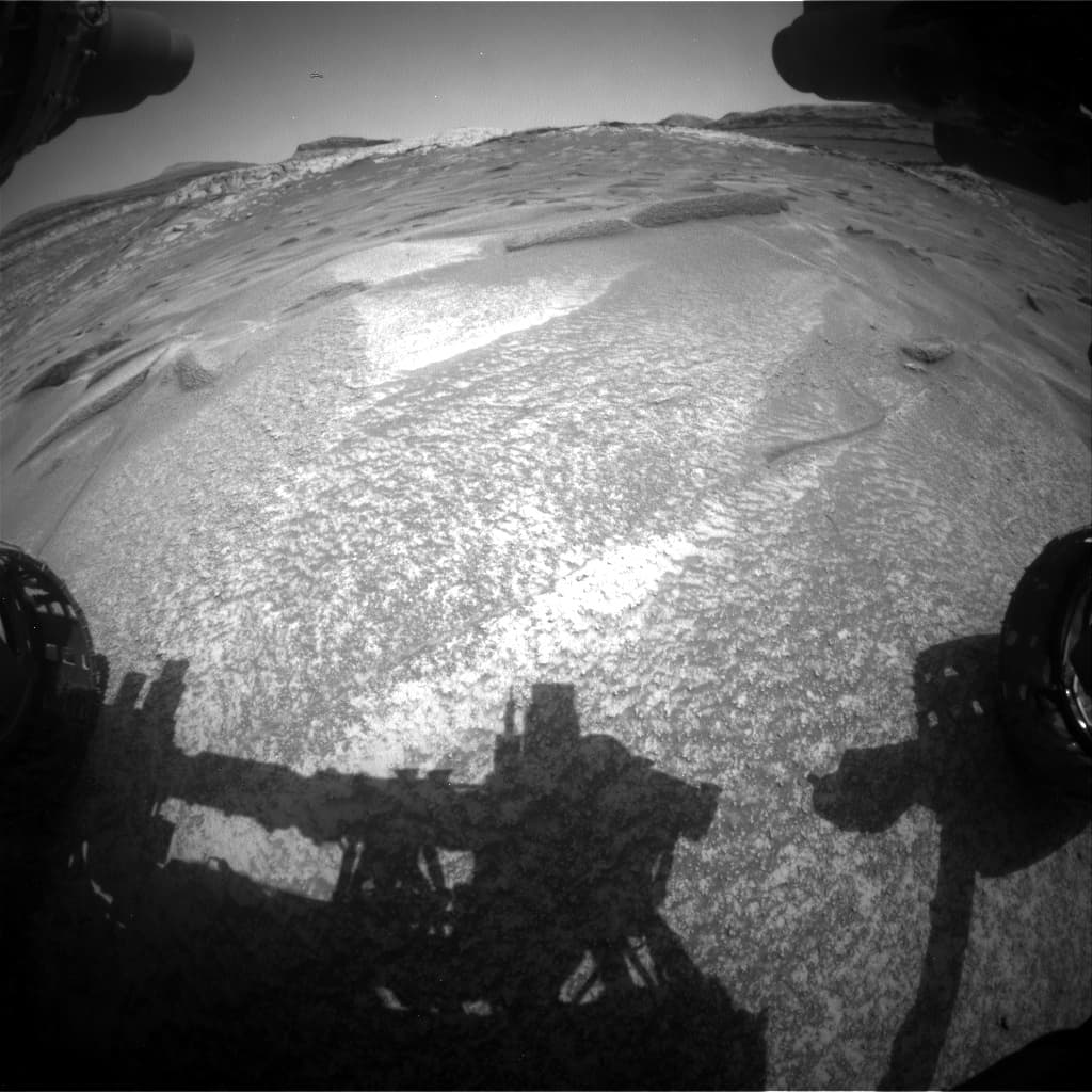 Mars image captured by FHAZ_RIGHT_B on Curiosity