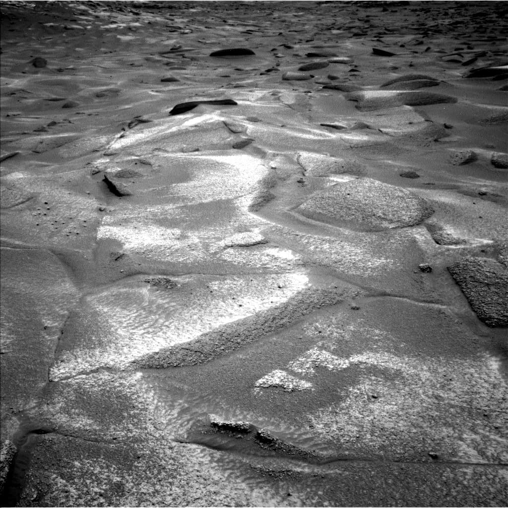 Mars image captured by NAV_LEFT_B on Curiosity