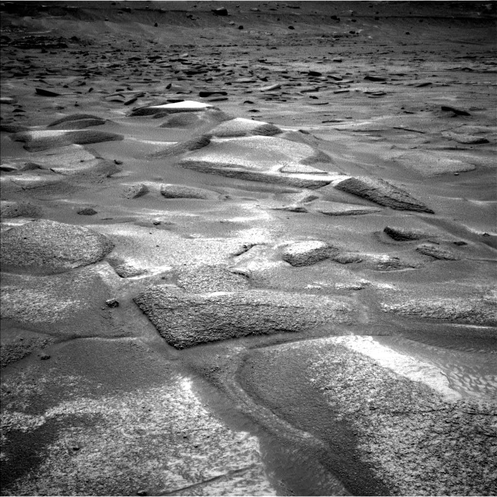 Mars image captured by NAV_LEFT_B on Curiosity