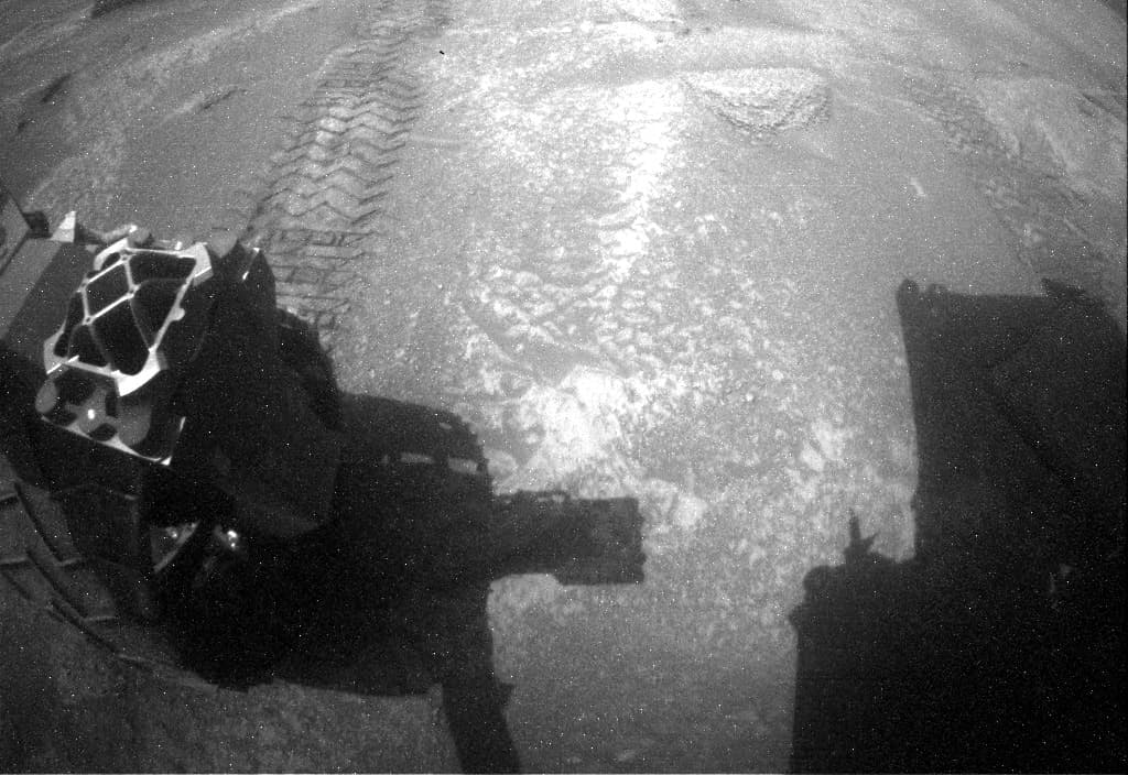 Mars image captured by RHAZ_LEFT_B on Curiosity