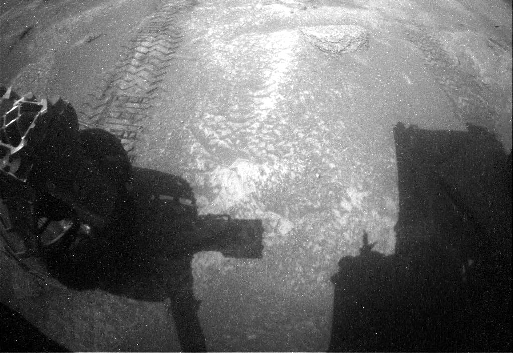 Mars image captured by RHAZ_RIGHT_B on Curiosity