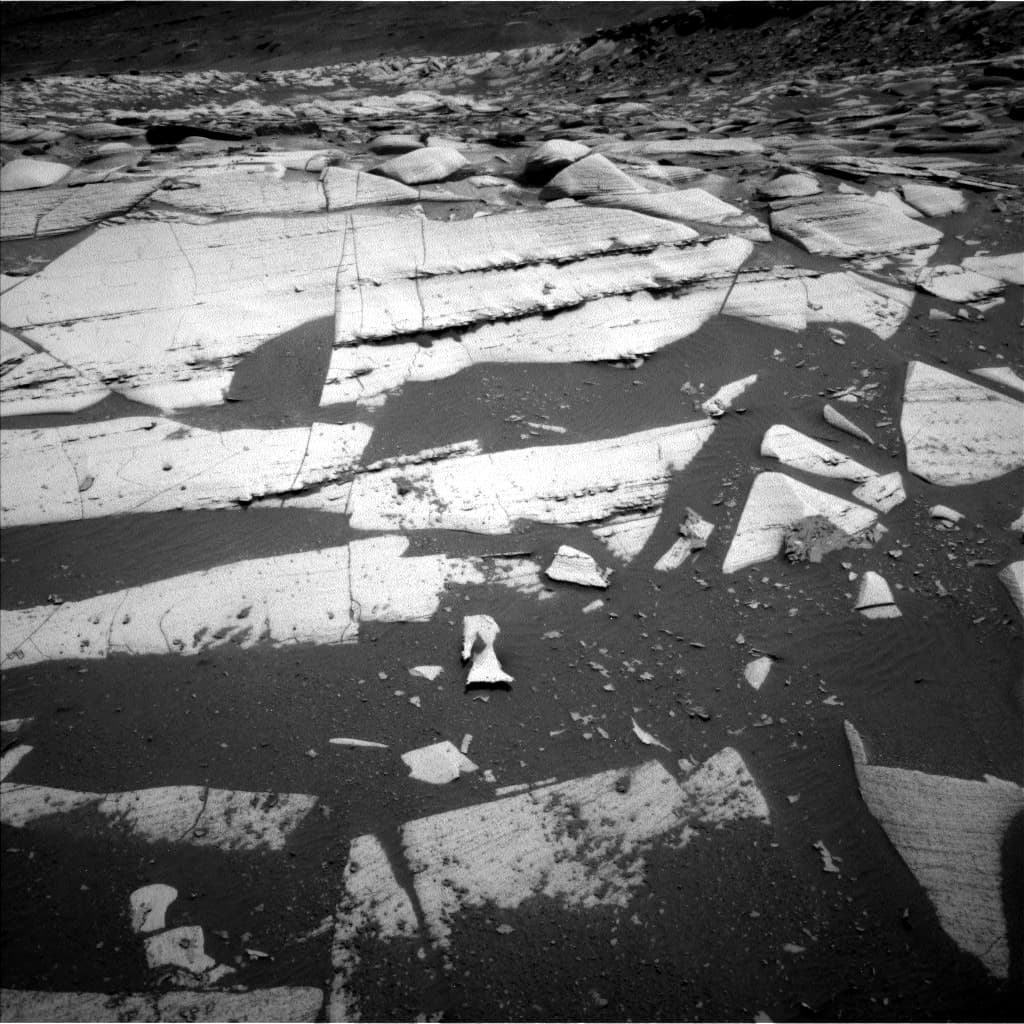 Mars image captured by NAV_LEFT_B on Curiosity