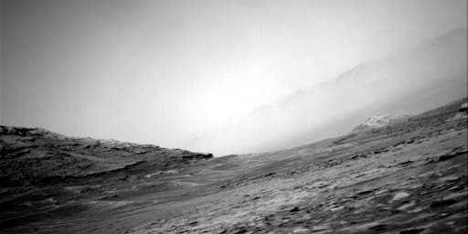 Mars image captured by NAV_RIGHT_B on Curiosity