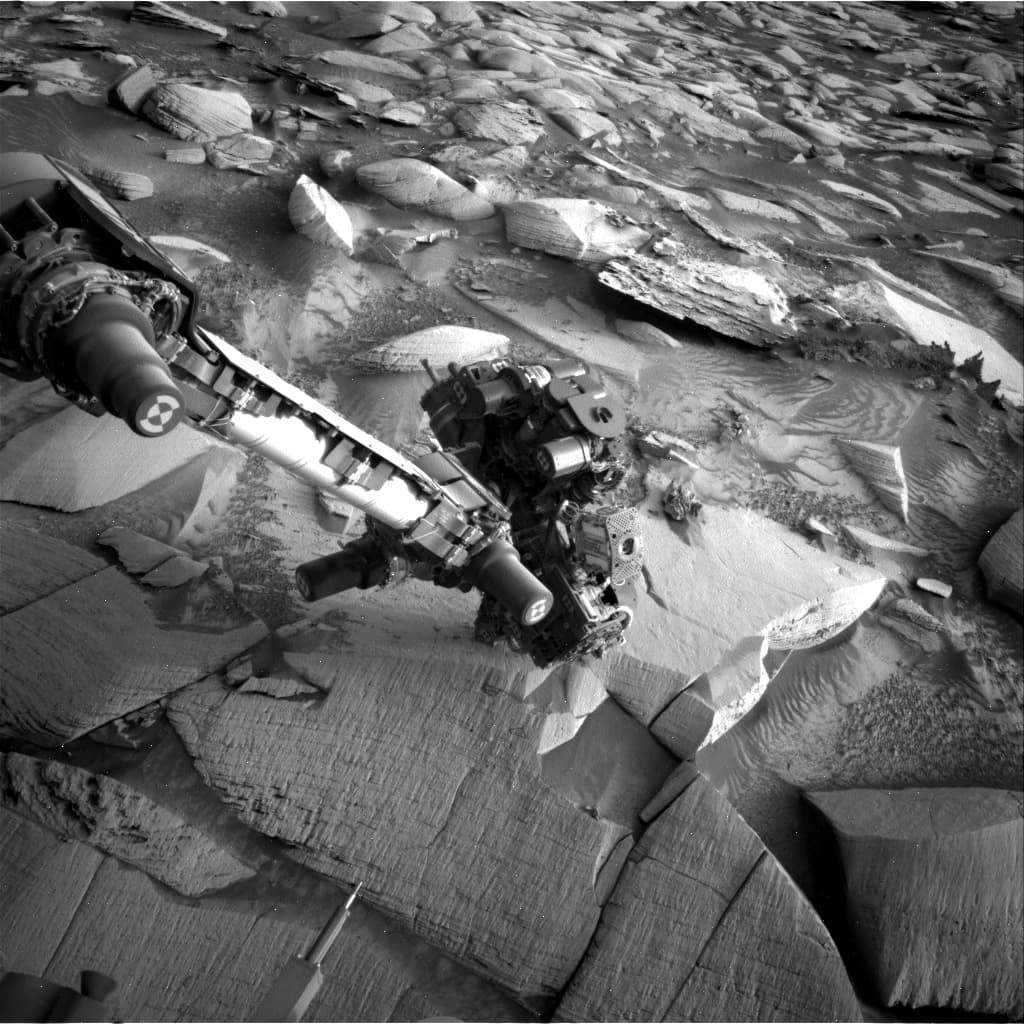 Mars image captured by NAV_RIGHT_B on Curiosity