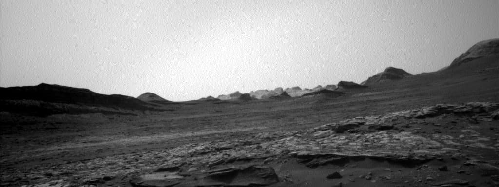 Mars image captured by NAV_LEFT_B on Curiosity