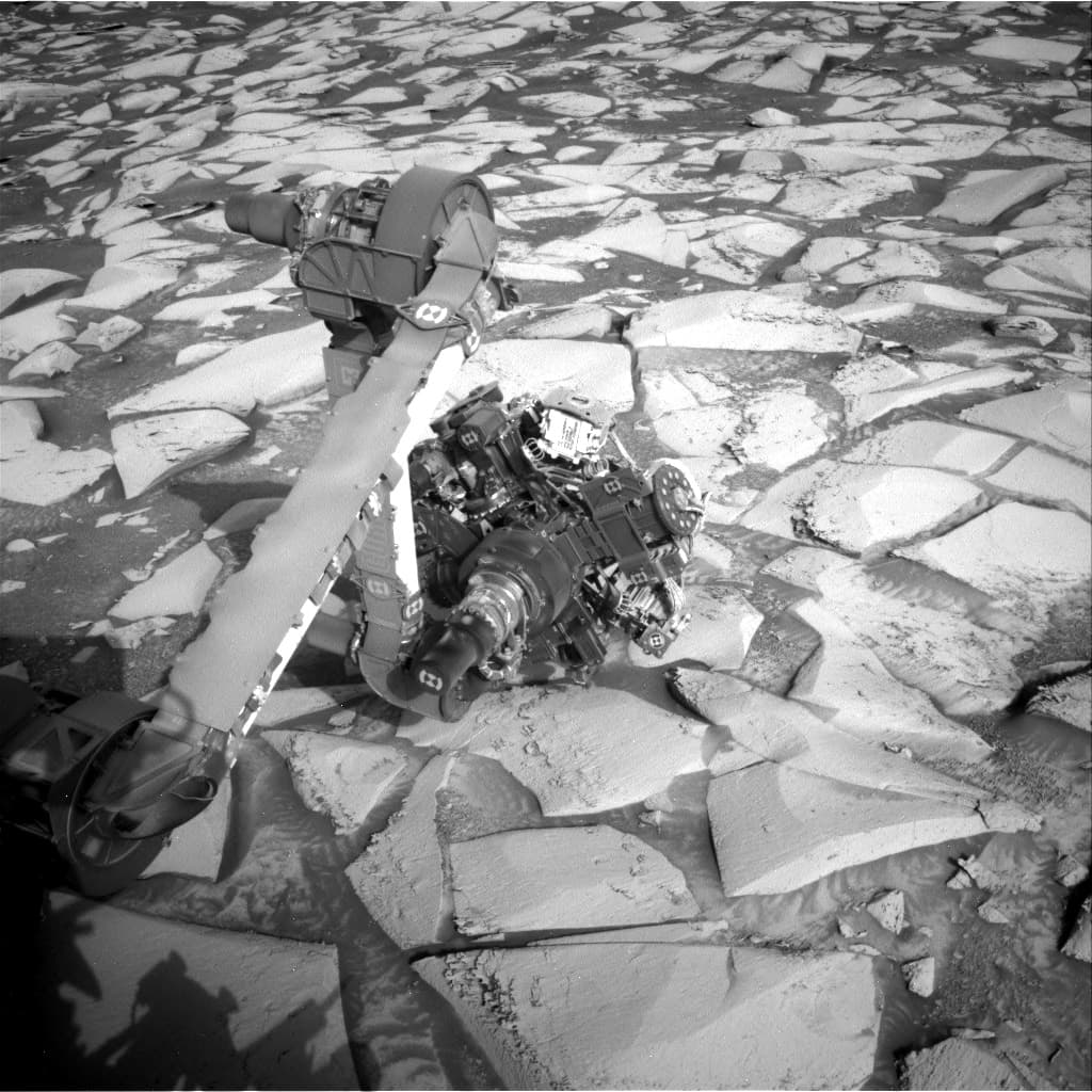 Mars image captured by NAV_RIGHT_B on Curiosity