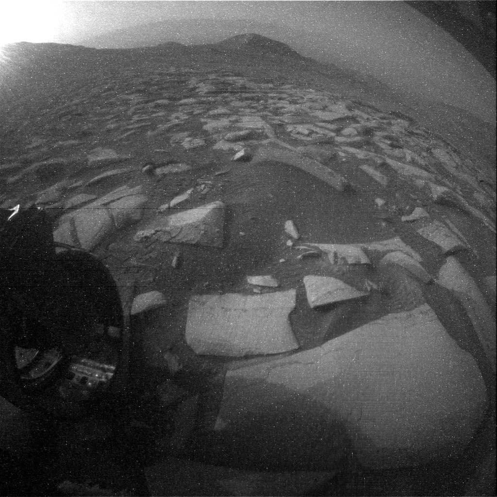 Mars image captured by RHAZ_RIGHT_B on Curiosity