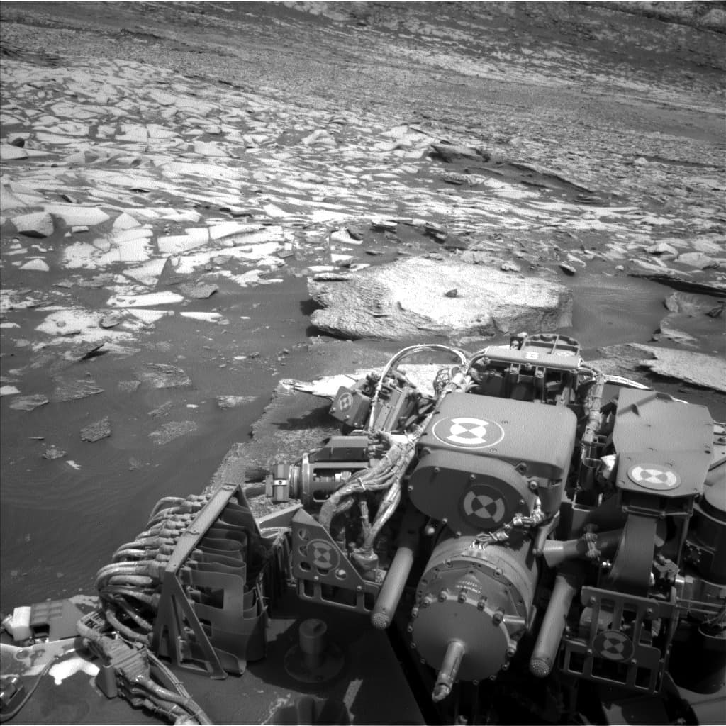 Mars image captured by NAV_LEFT_B on Curiosity