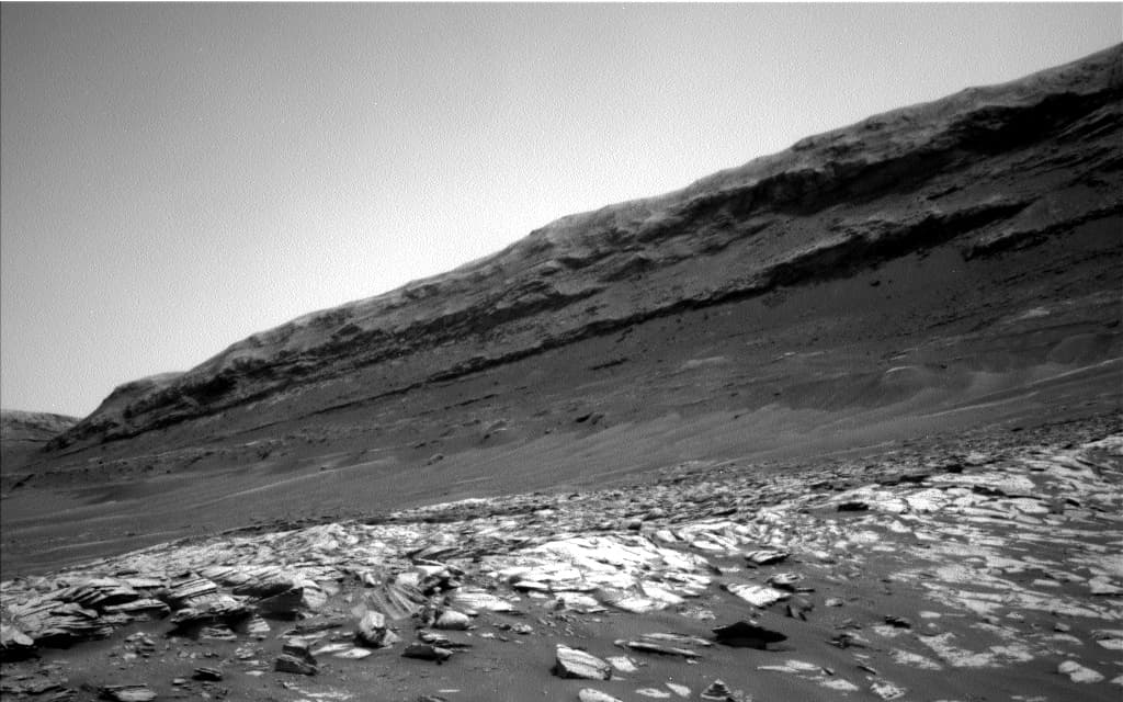 Mars image captured by NAV_LEFT_B on Curiosity