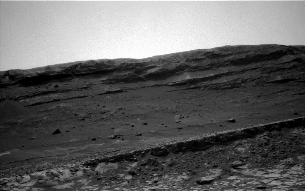 Mars image captured by NAV_LEFT_B on Curiosity