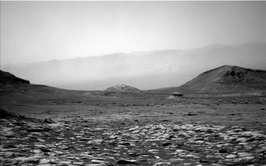 Mars image captured by NAV_LEFT_B on Curiosity