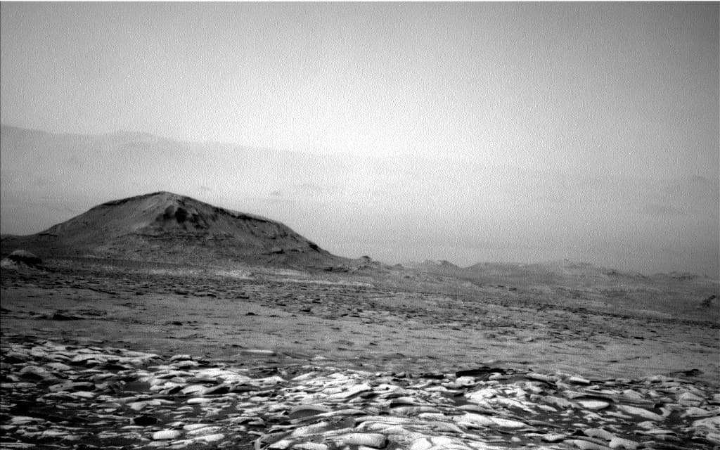 Mars image captured by NAV_LEFT_B on Curiosity