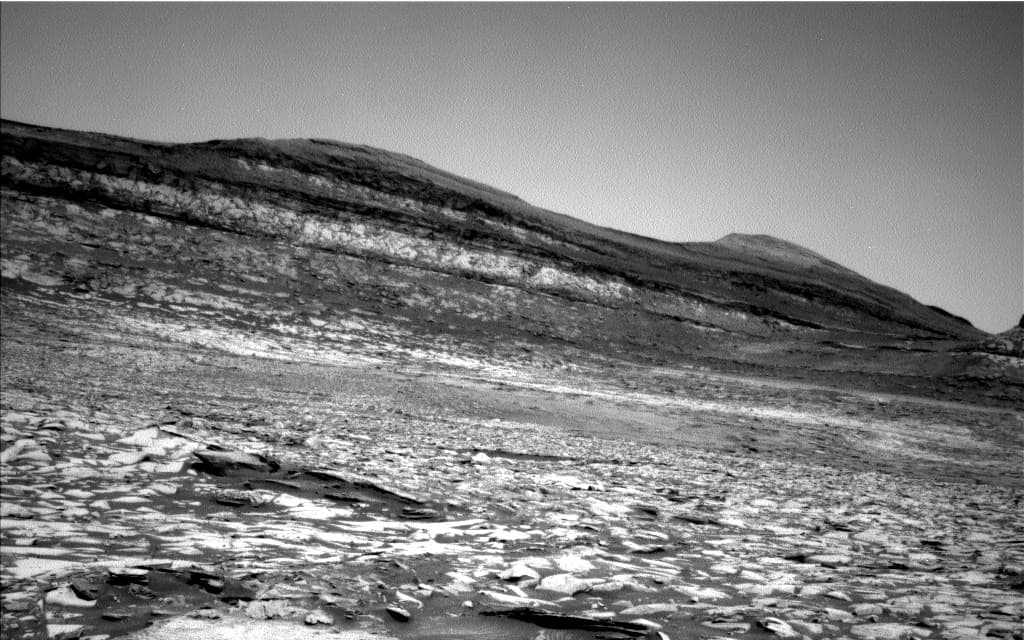 Mars image captured by NAV_LEFT_B on Curiosity