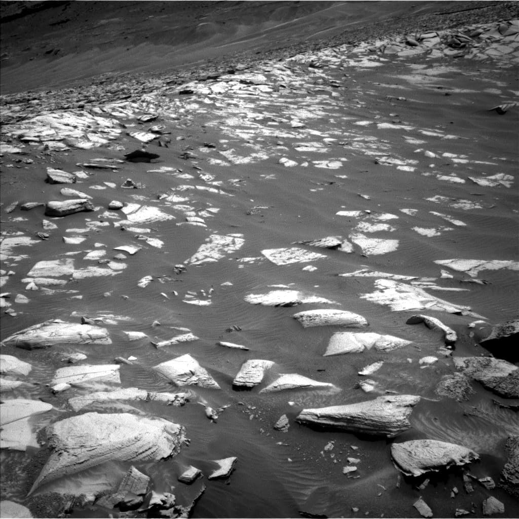 Mars image captured by NAV_LEFT_B on Curiosity