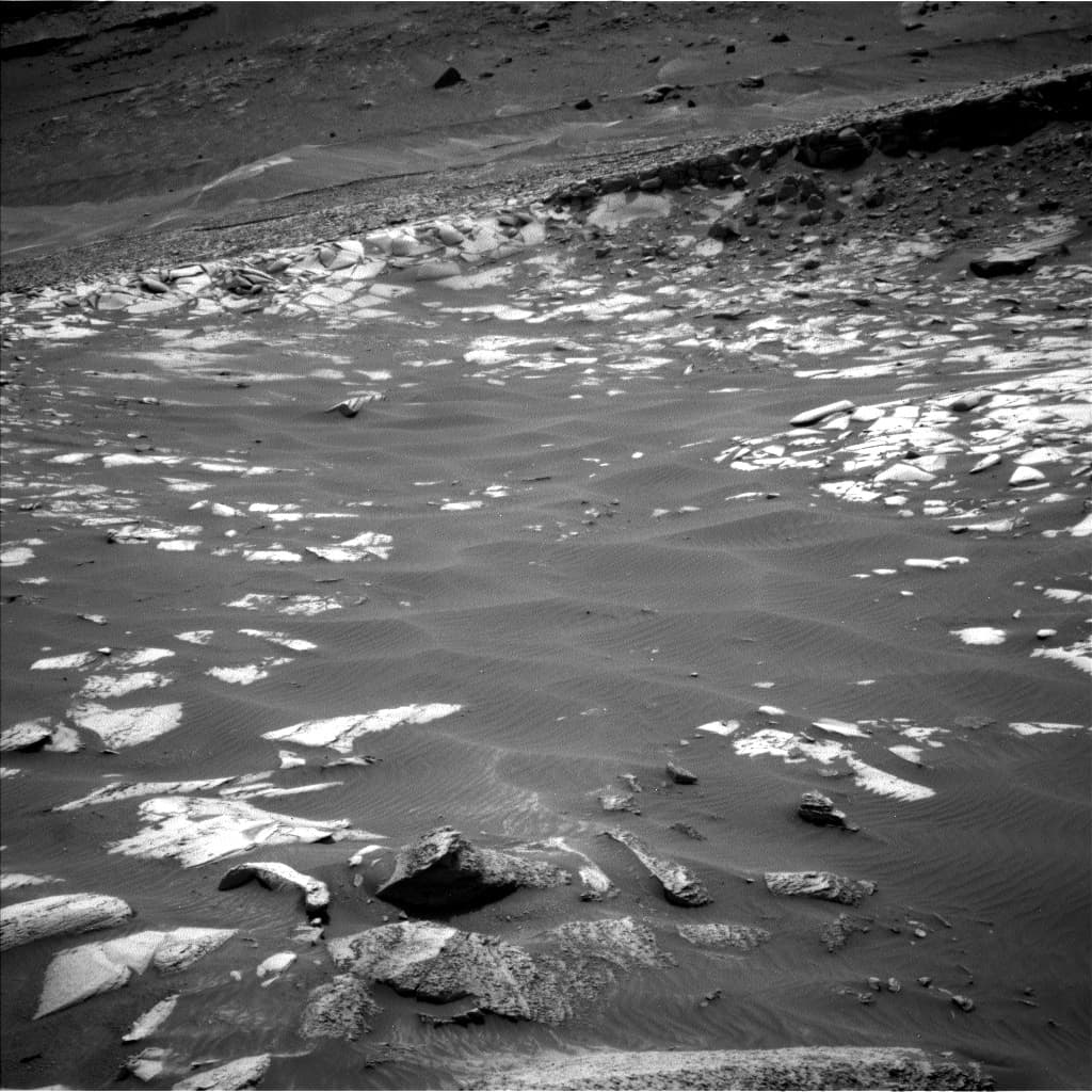 Mars image captured by NAV_LEFT_B on Curiosity