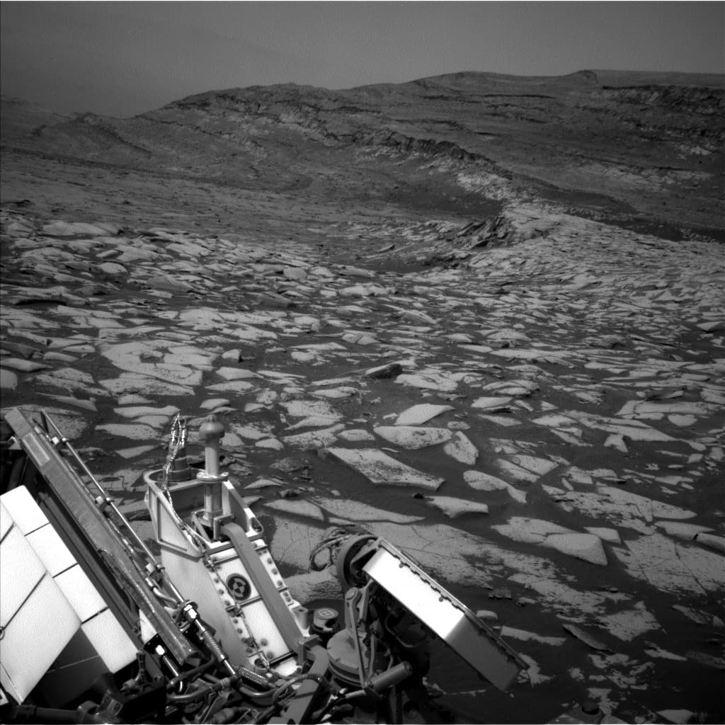 Mars image captured by NAV_LEFT_B on Curiosity
