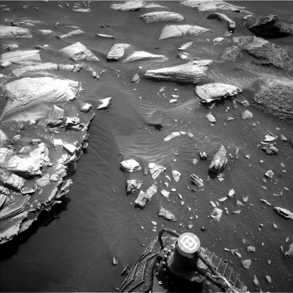 Mars image captured by NAV_LEFT_B on Curiosity