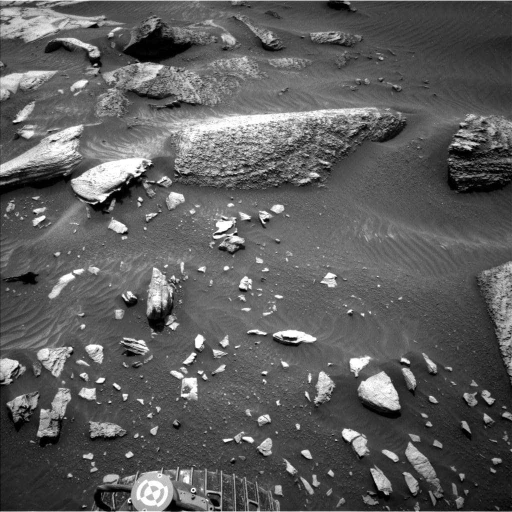 Mars image captured by NAV_LEFT_B on Curiosity
