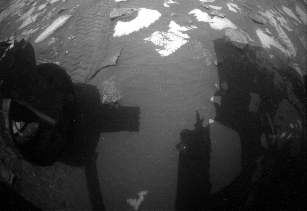 Mars image captured by RHAZ_RIGHT_B on Curiosity
