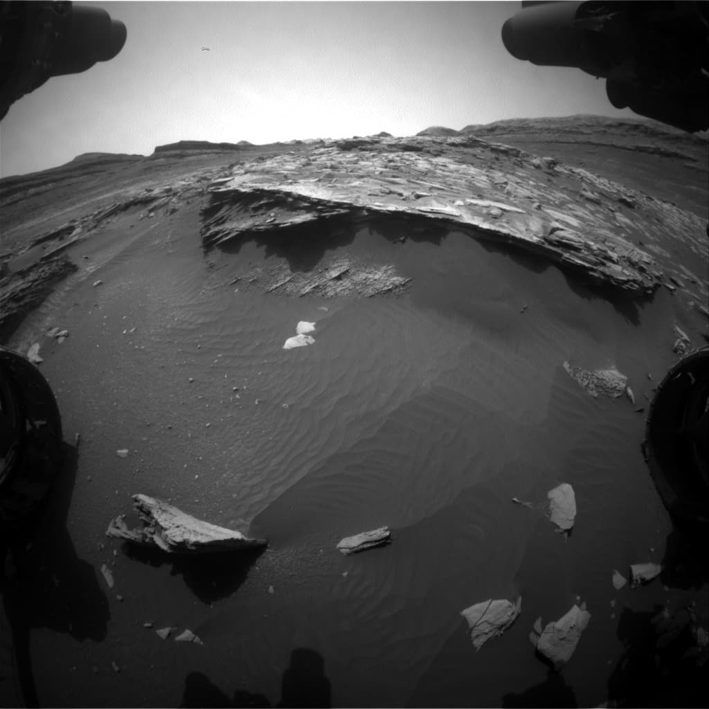 Mars image captured by FHAZ_RIGHT_B on Curiosity