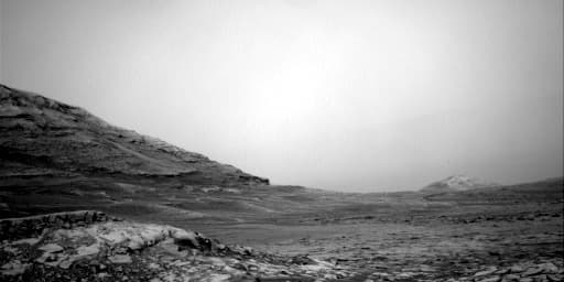 Mars image captured by NAV_RIGHT_B on Curiosity