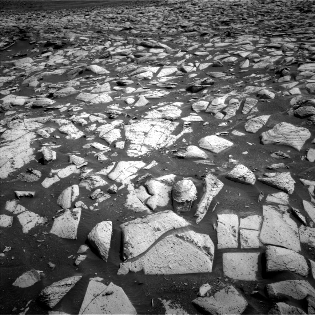 Mars image captured by NAV_LEFT_B on Curiosity