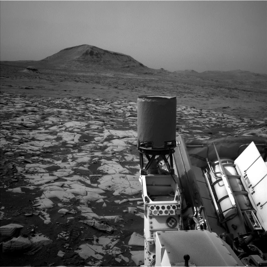 Mars image captured by NAV_LEFT_B on Curiosity