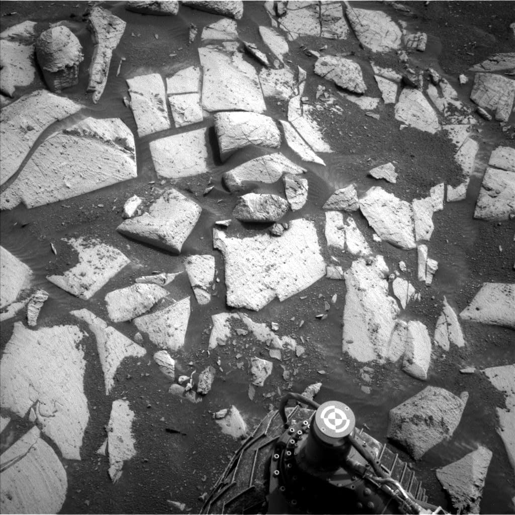 Mars image captured by NAV_LEFT_B on Curiosity
