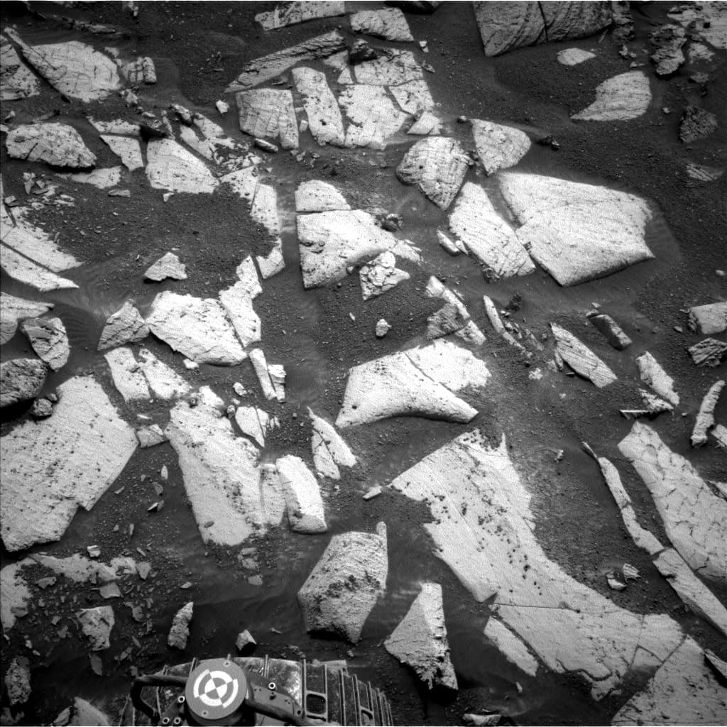 Mars image captured by NAV_LEFT_B on Curiosity