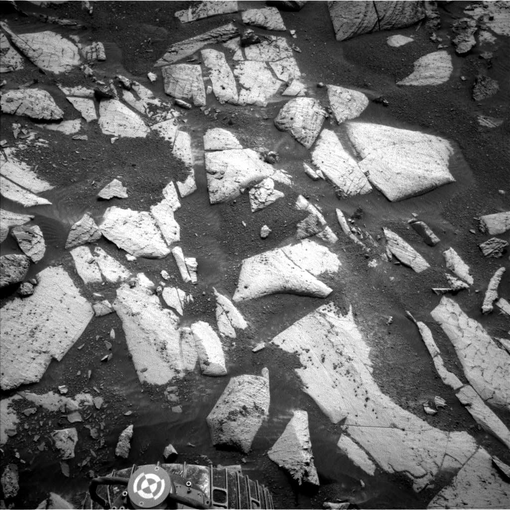 Mars image captured by NAV_LEFT_B on Curiosity