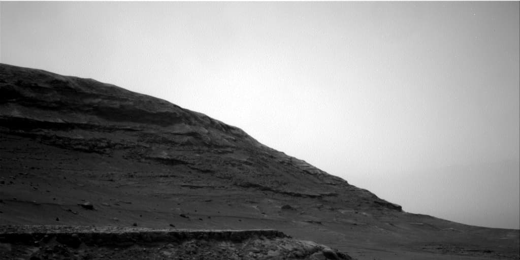 Mars image captured by NAV_RIGHT_B on Curiosity