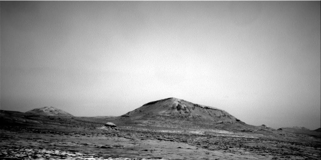 Mars image captured by NAV_RIGHT_B on Curiosity