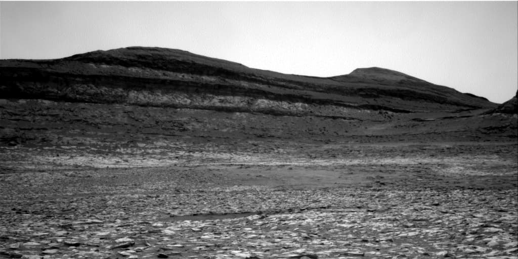 Mars image captured by NAV_RIGHT_B on Curiosity
