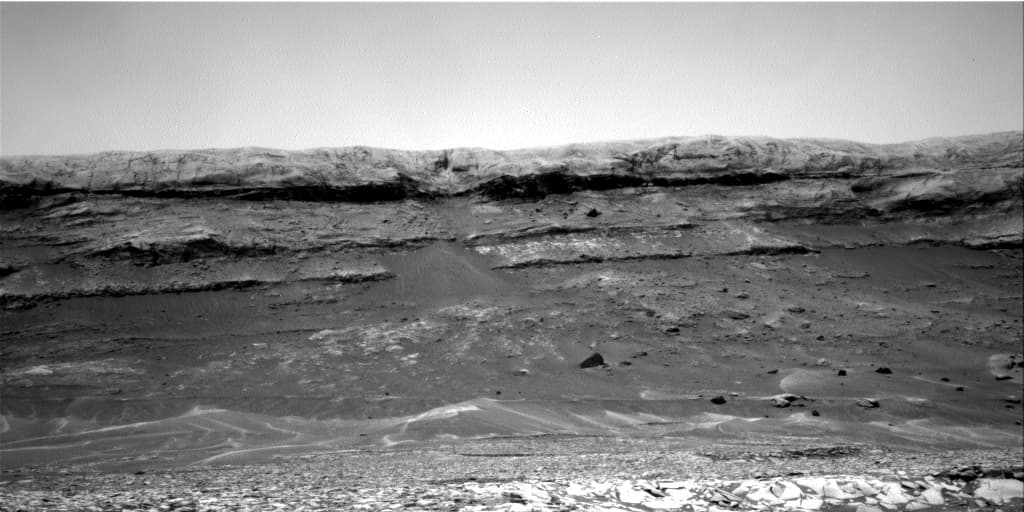 Mars image captured by NAV_RIGHT_B on Curiosity