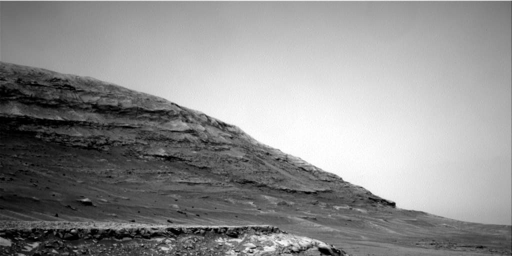Mars image captured by NAV_RIGHT_B on Curiosity