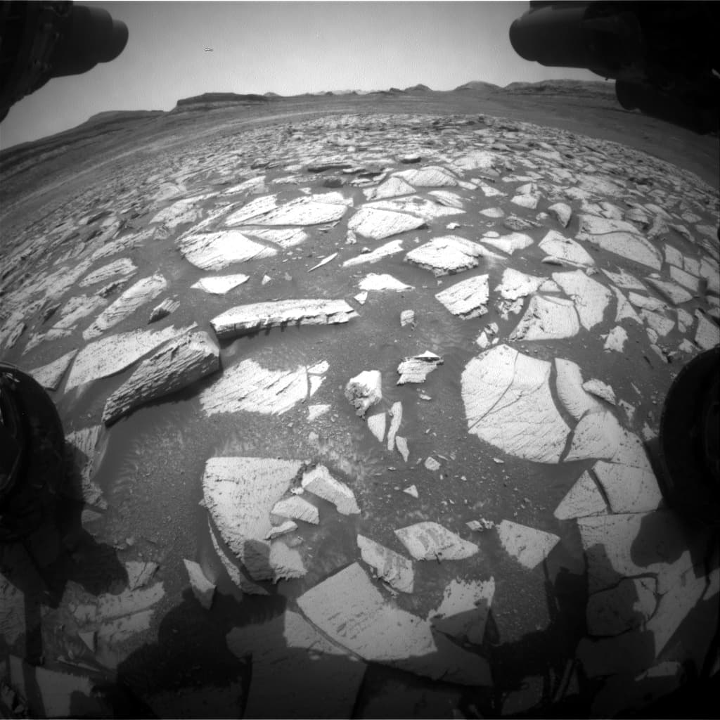 Mars image captured by FHAZ_RIGHT_B on Curiosity
