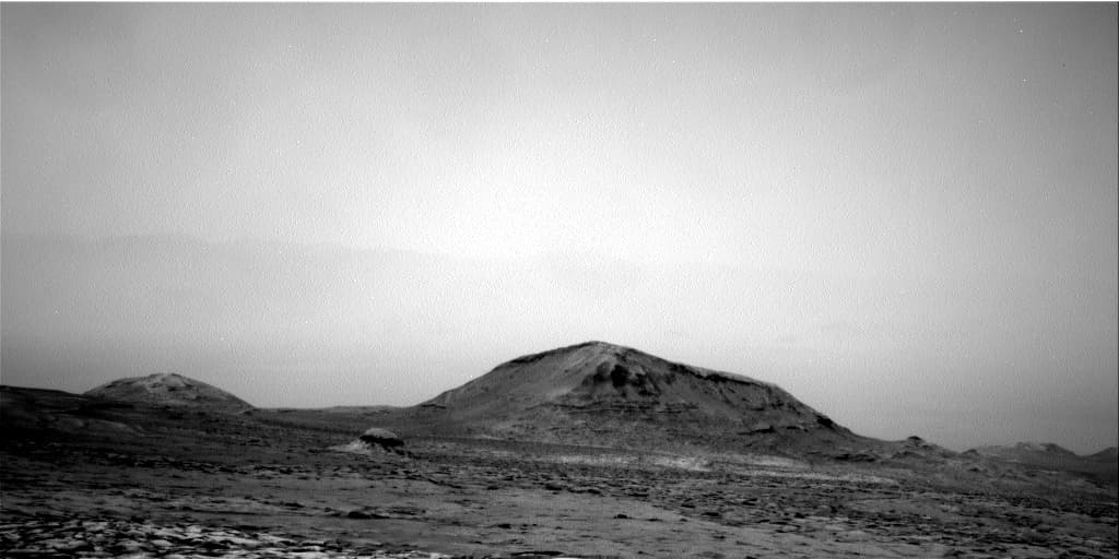Mars image captured by NAV_RIGHT_B on Curiosity