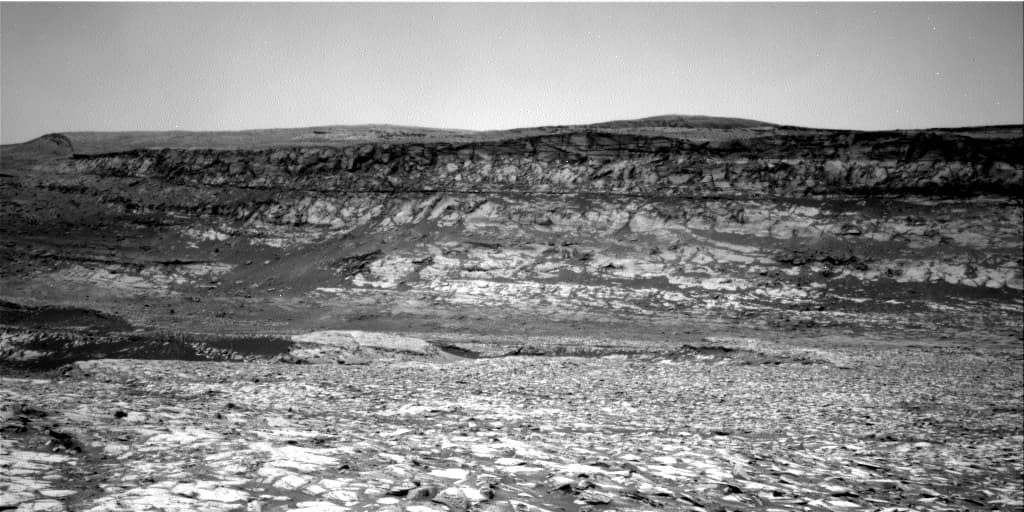 Mars image captured by NAV_RIGHT_B on Curiosity