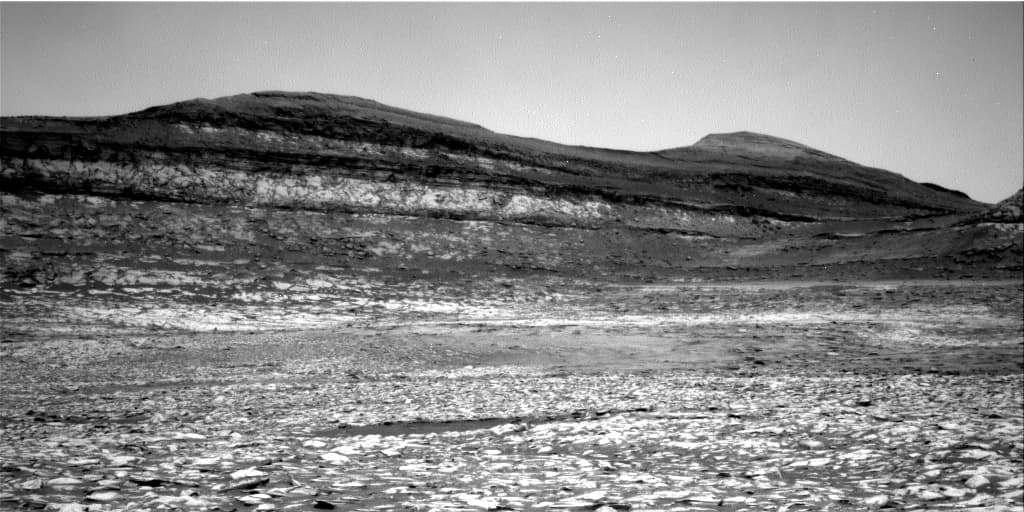 Mars image captured by NAV_RIGHT_B on Curiosity