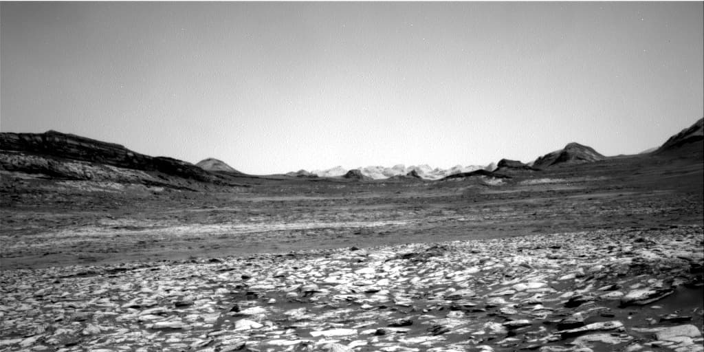 Mars image captured by NAV_RIGHT_B on Curiosity