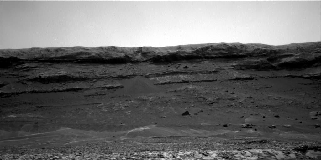 Mars image captured by NAV_RIGHT_B on Curiosity