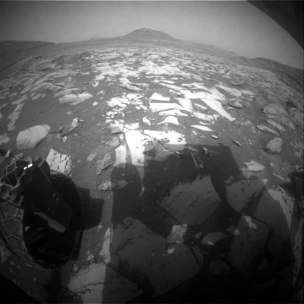 Mars image captured by RHAZ_RIGHT_B on Curiosity