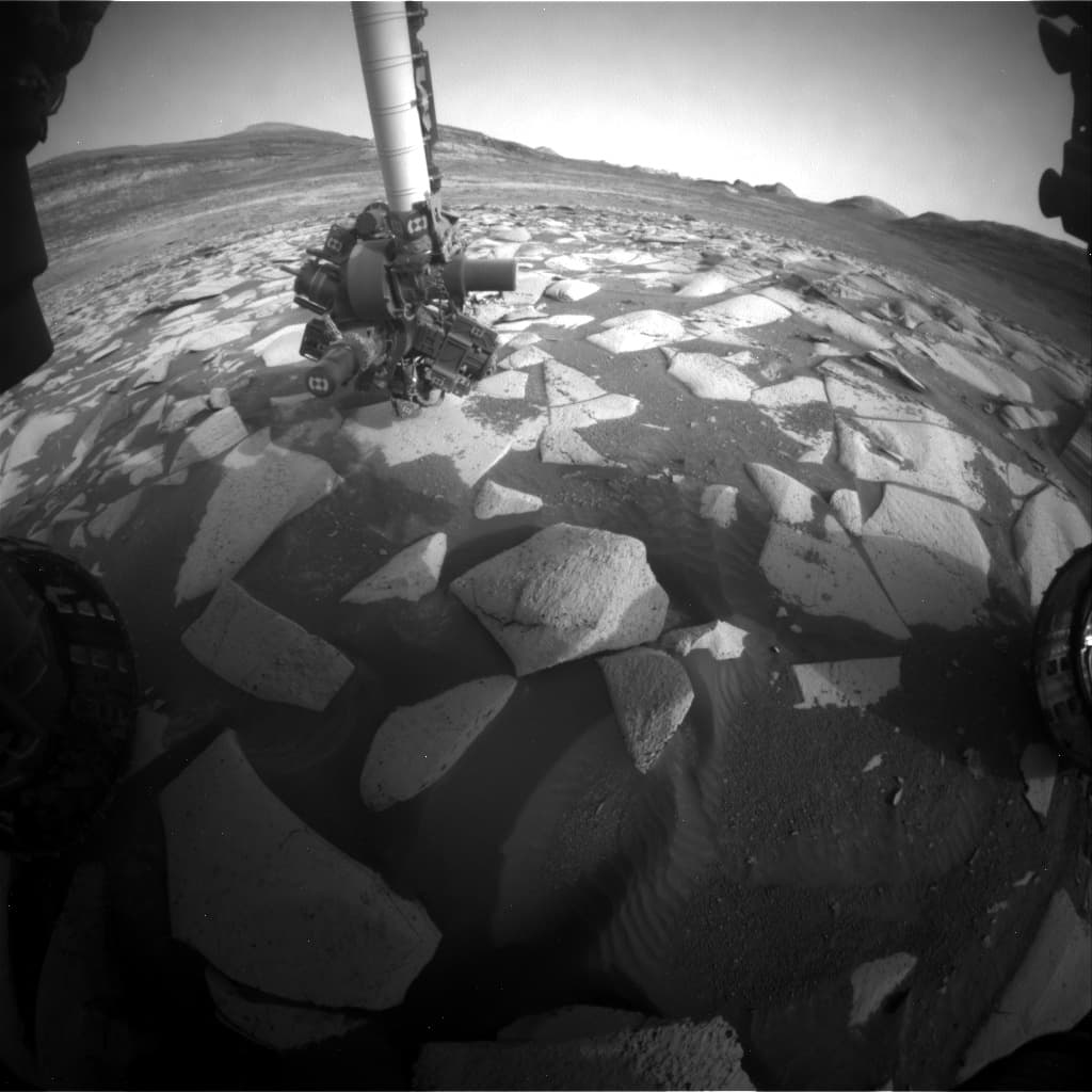Mars image captured by FHAZ_LEFT_B on Curiosity