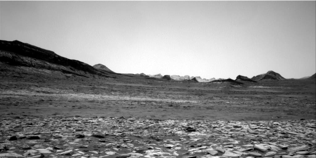 Mars image captured by NAV_RIGHT_B on Curiosity