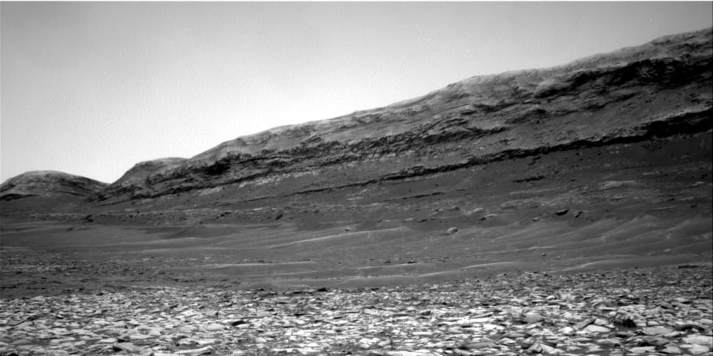Mars image captured by NAV_RIGHT_B on Curiosity