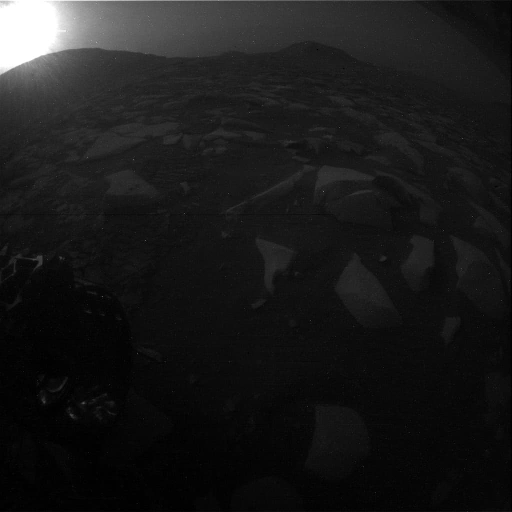 Mars image captured by RHAZ_RIGHT_B on Curiosity