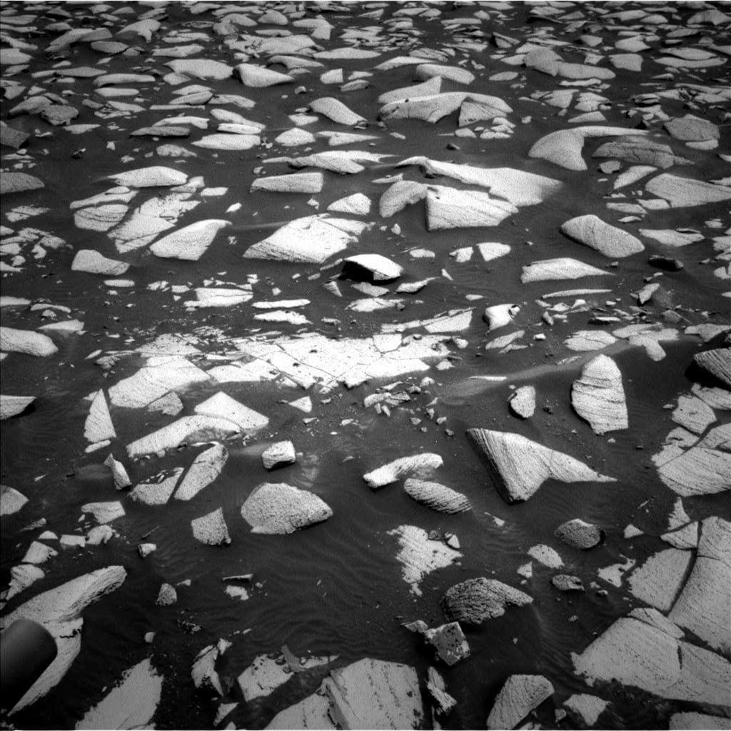 Mars image captured by NAV_LEFT_B on Curiosity
